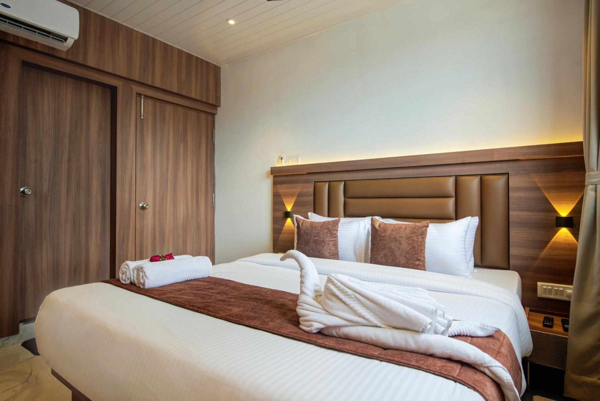 Hotel Galaxy Inn นาวีมุมไบ ภายนอก รูปภาพ