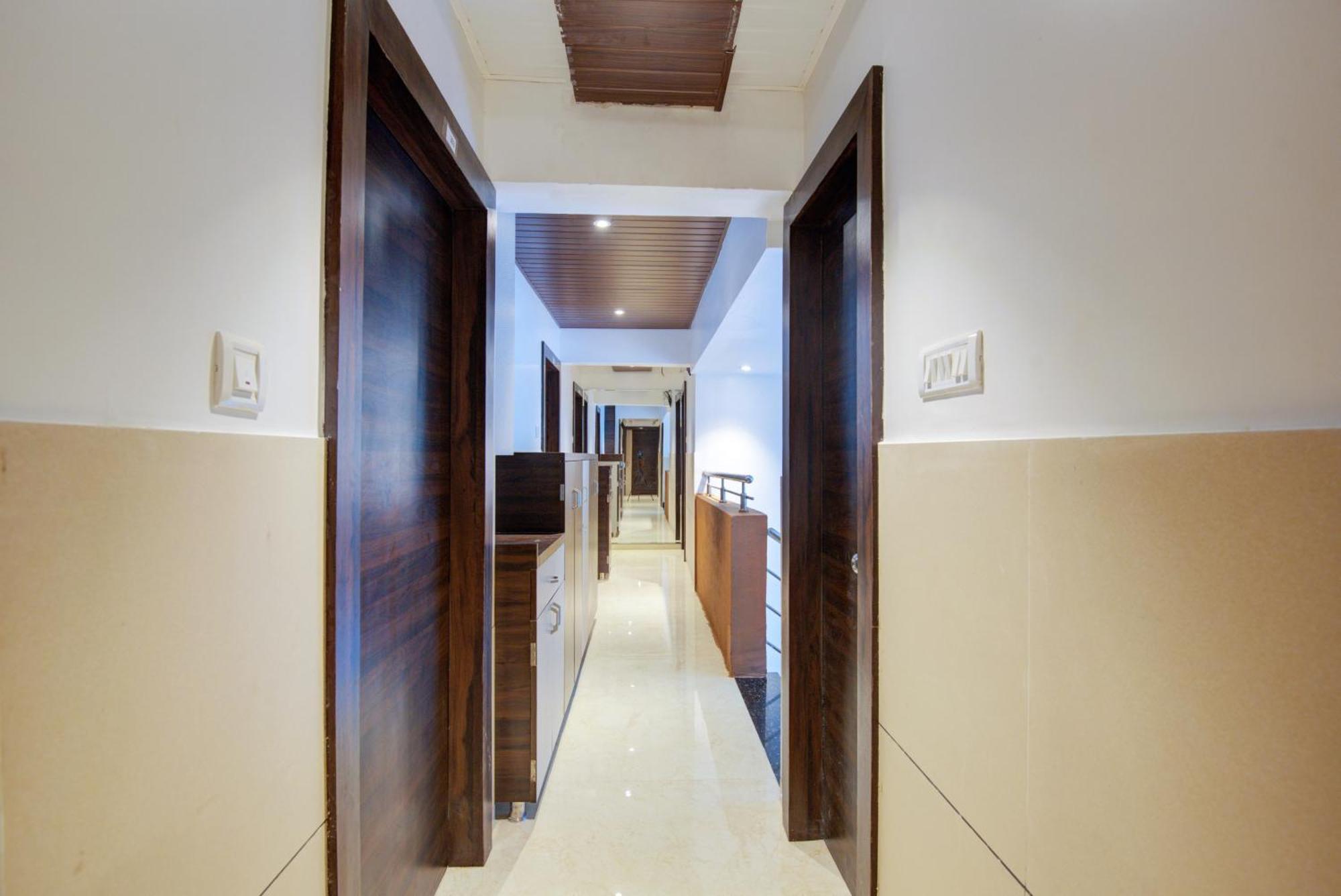 Hotel Galaxy Inn นาวีมุมไบ ภายนอก รูปภาพ