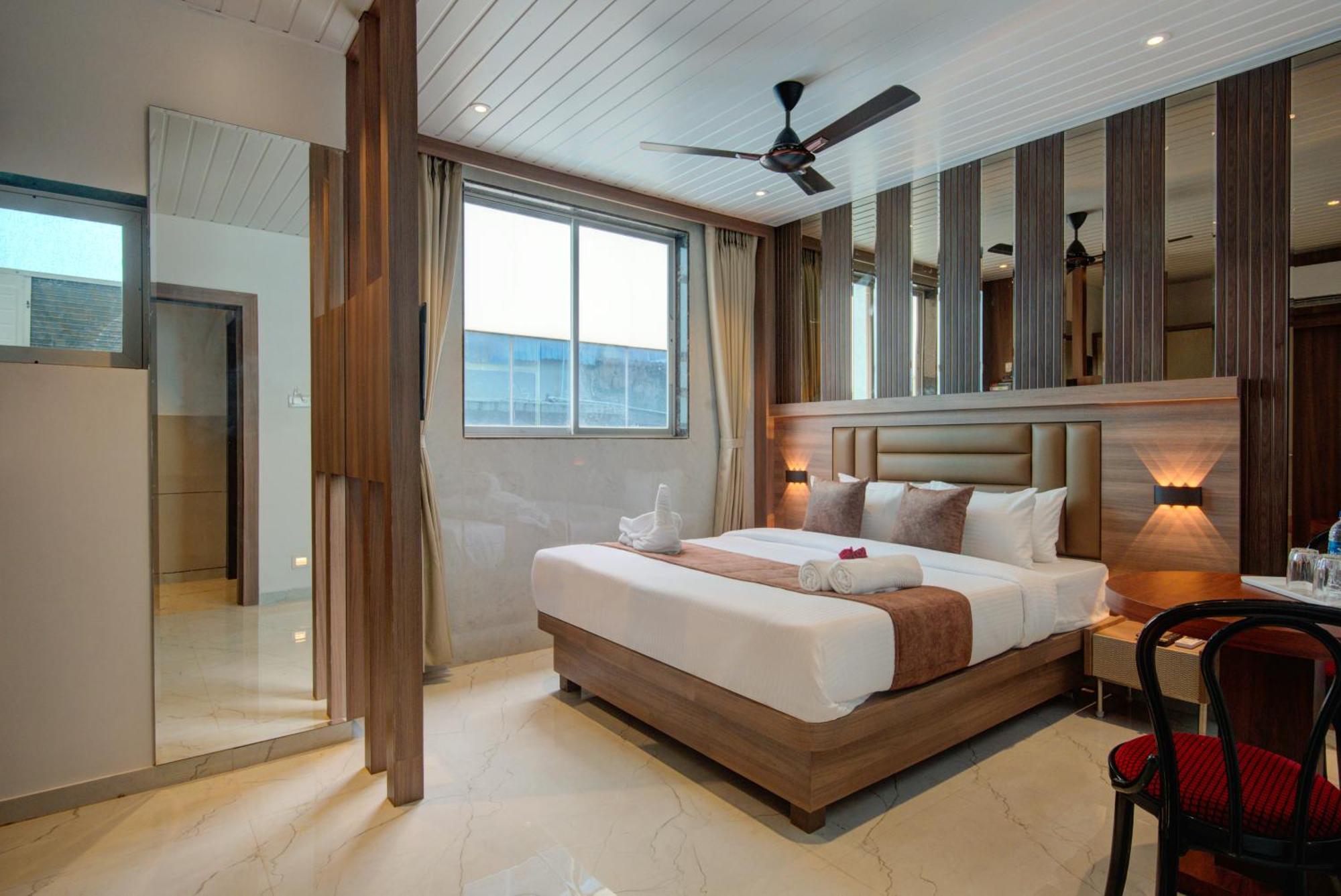 Hotel Galaxy Inn นาวีมุมไบ ภายนอก รูปภาพ