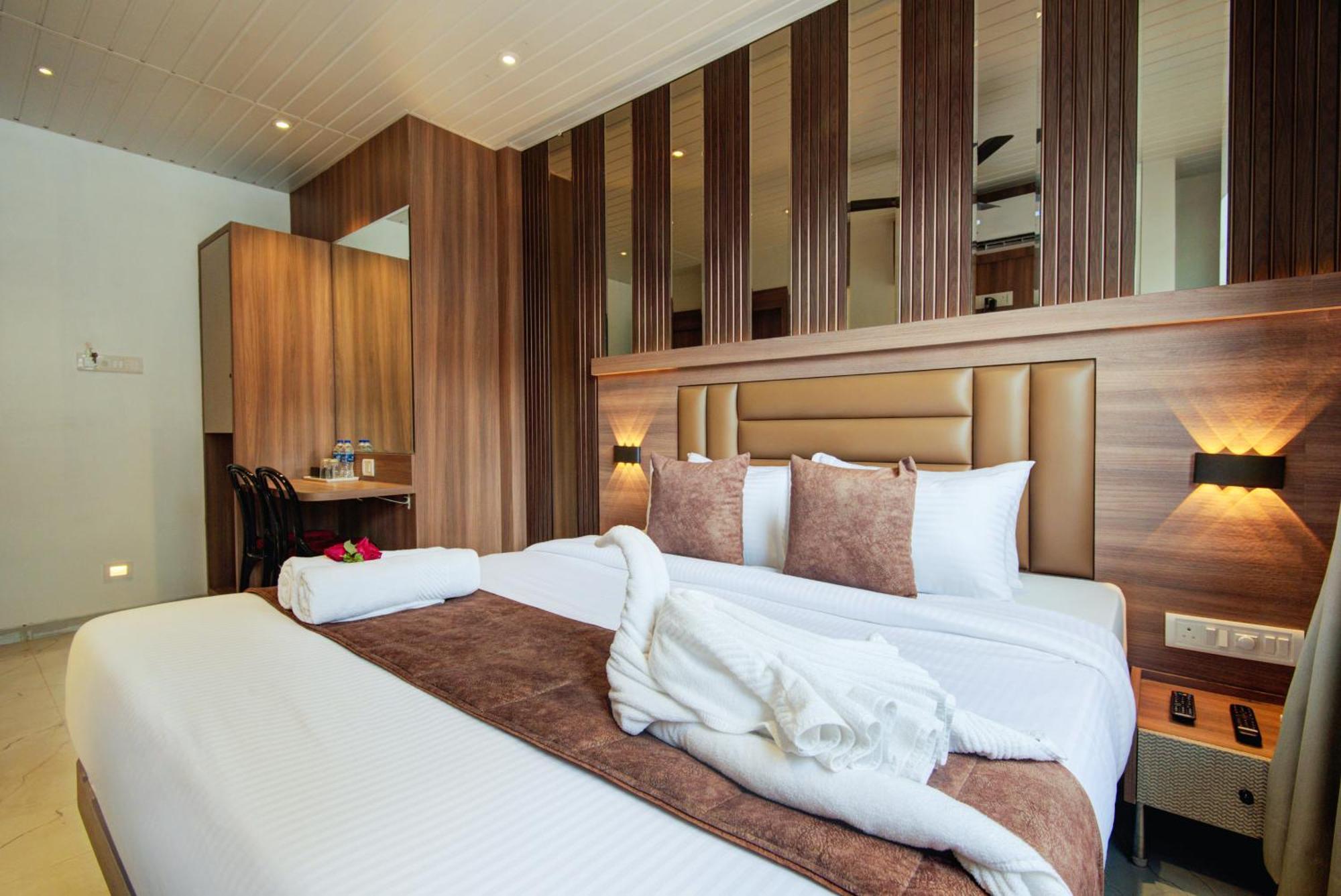 Hotel Galaxy Inn นาวีมุมไบ ภายนอก รูปภาพ