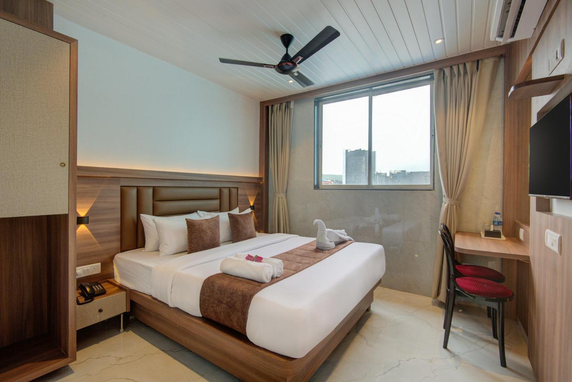 Hotel Galaxy Inn นาวีมุมไบ ภายนอก รูปภาพ