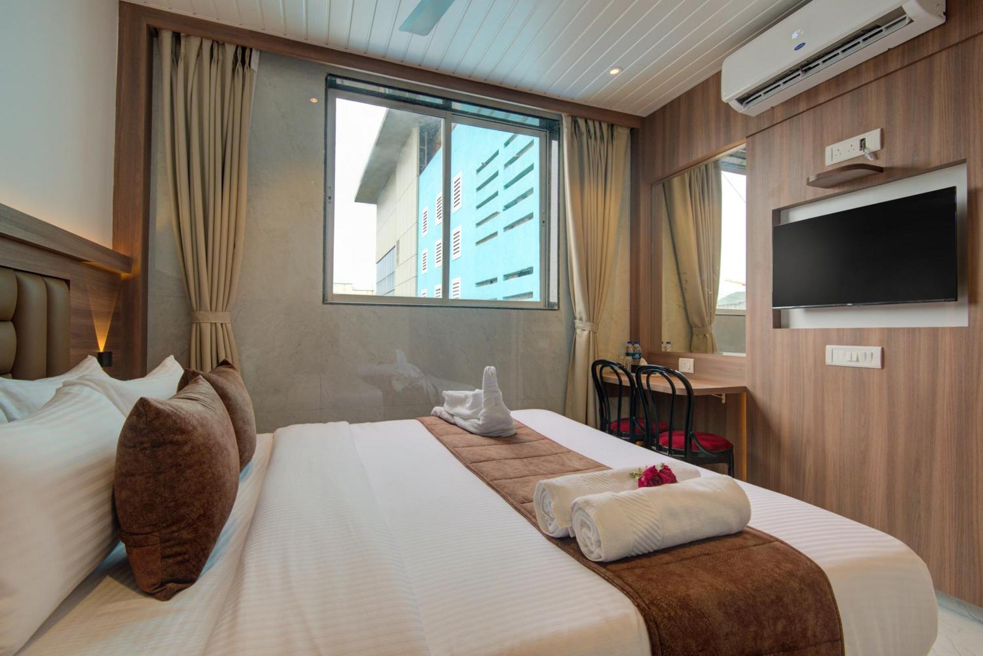 Hotel Galaxy Inn นาวีมุมไบ ภายนอก รูปภาพ
