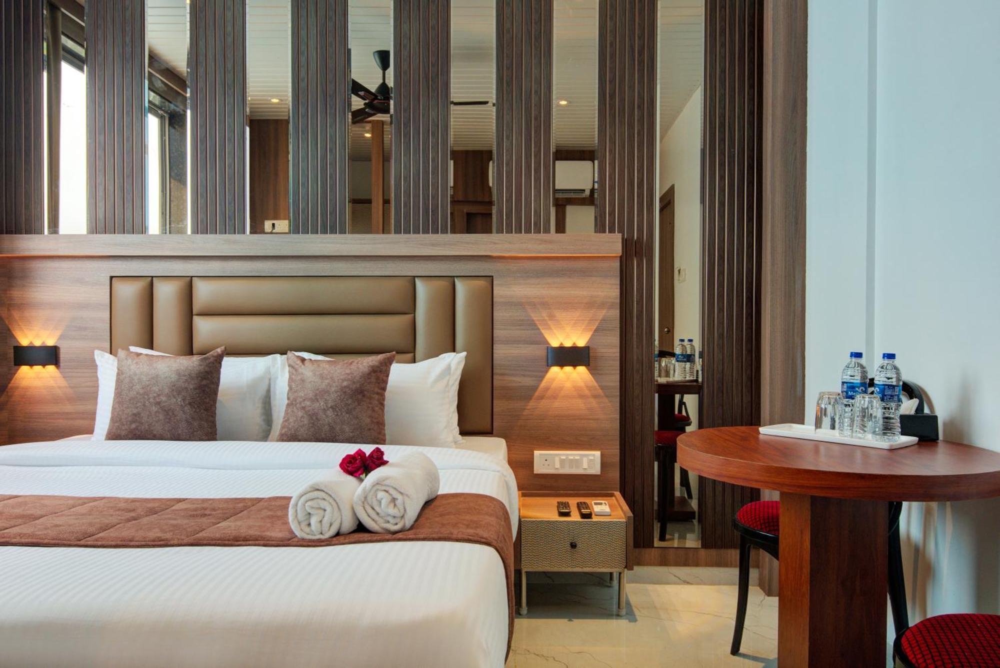 Hotel Galaxy Inn นาวีมุมไบ ภายนอก รูปภาพ