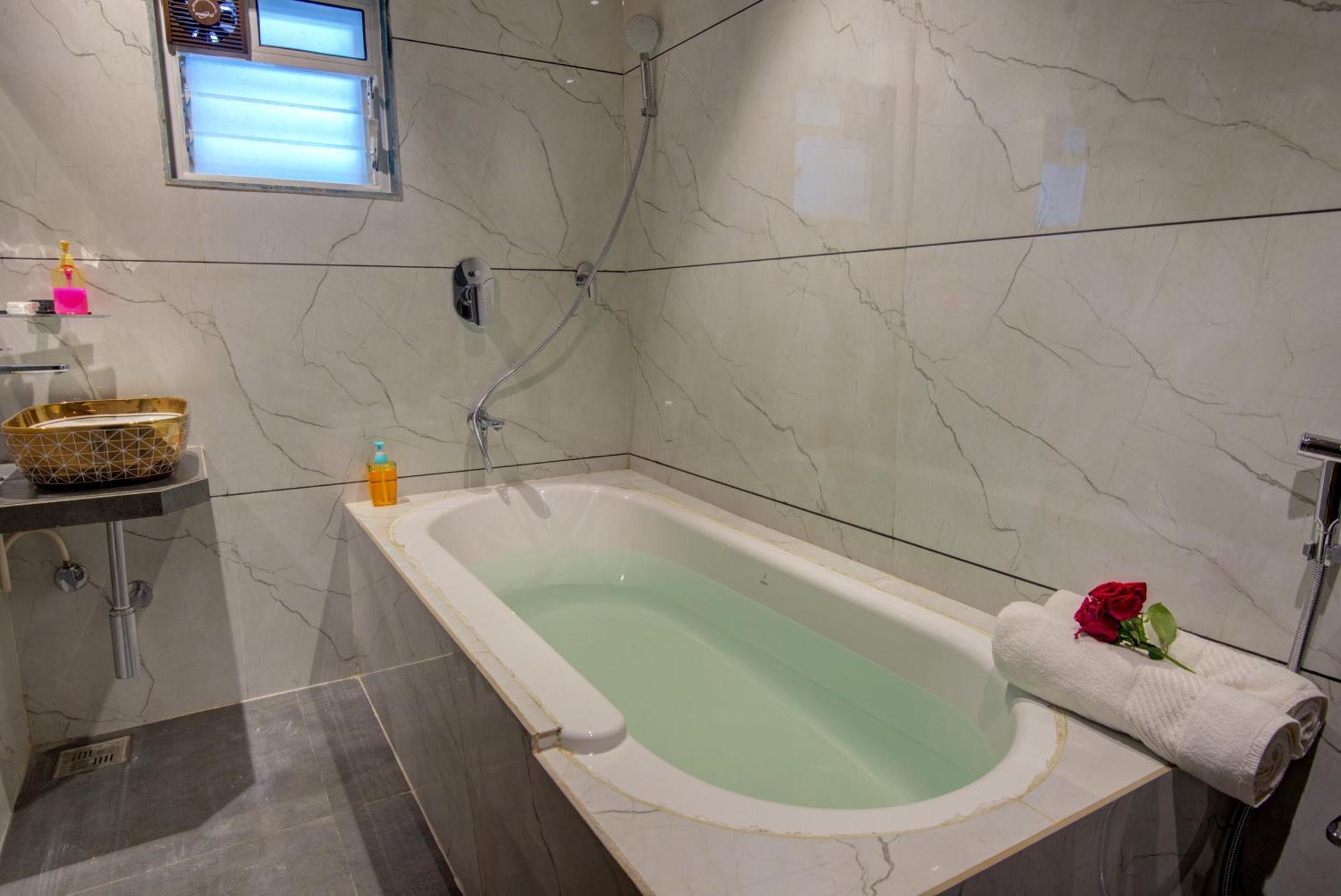 Hotel Galaxy Inn นาวีมุมไบ ภายนอก รูปภาพ