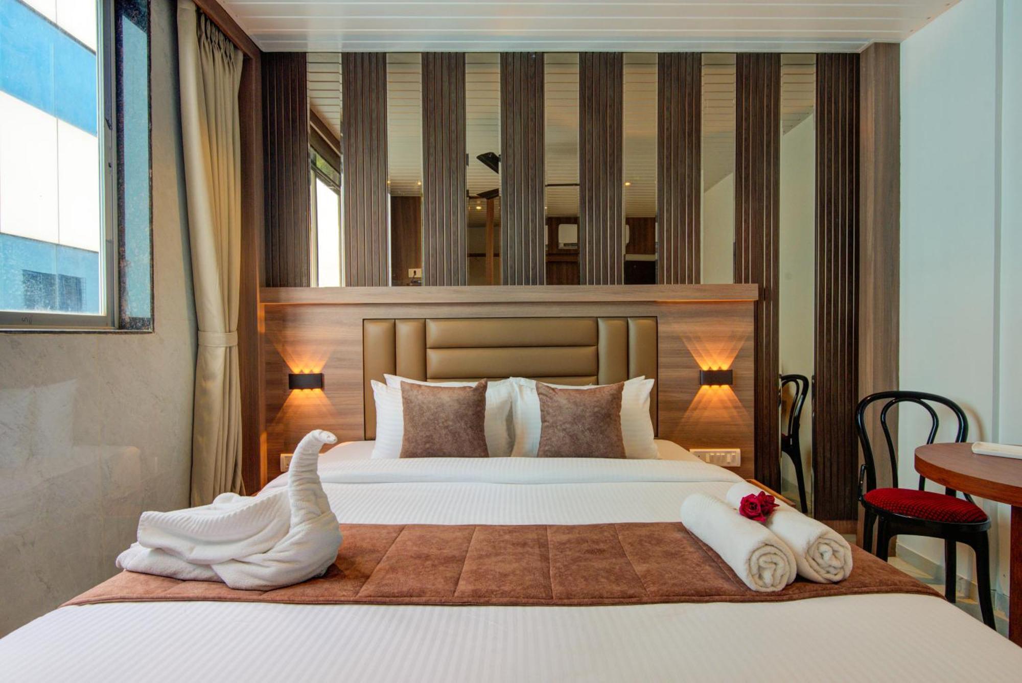Hotel Galaxy Inn นาวีมุมไบ ภายนอก รูปภาพ