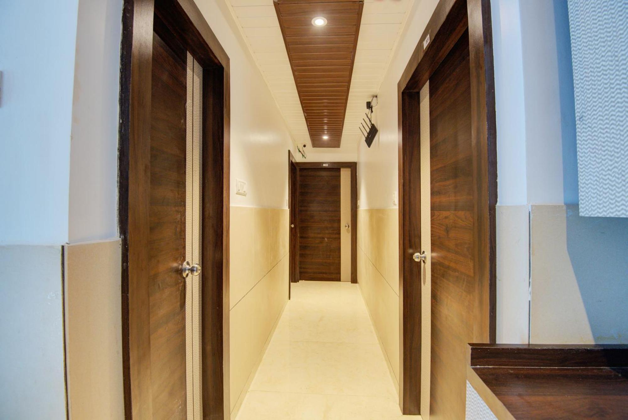 Hotel Galaxy Inn นาวีมุมไบ ภายนอก รูปภาพ