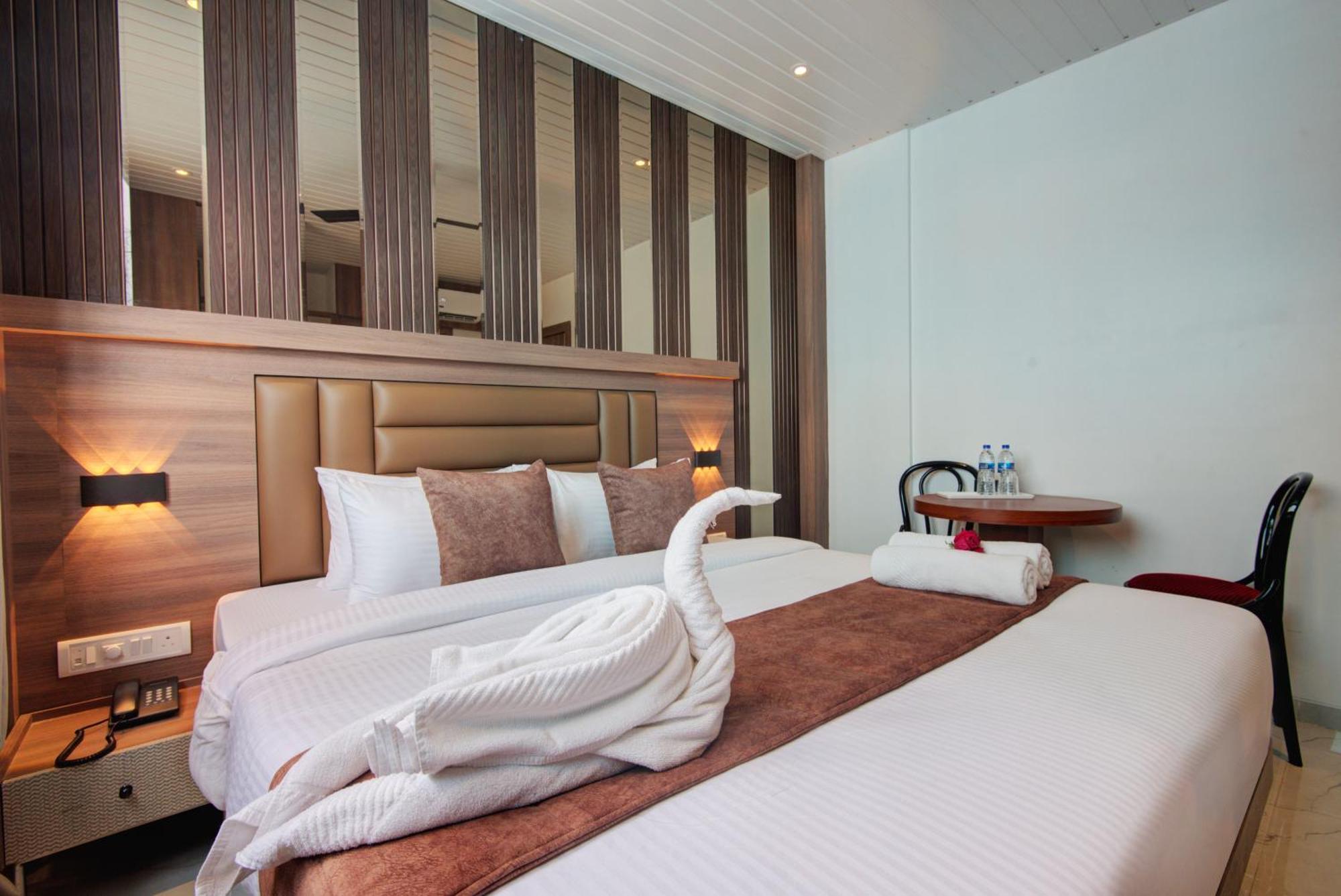 Hotel Galaxy Inn นาวีมุมไบ ภายนอก รูปภาพ